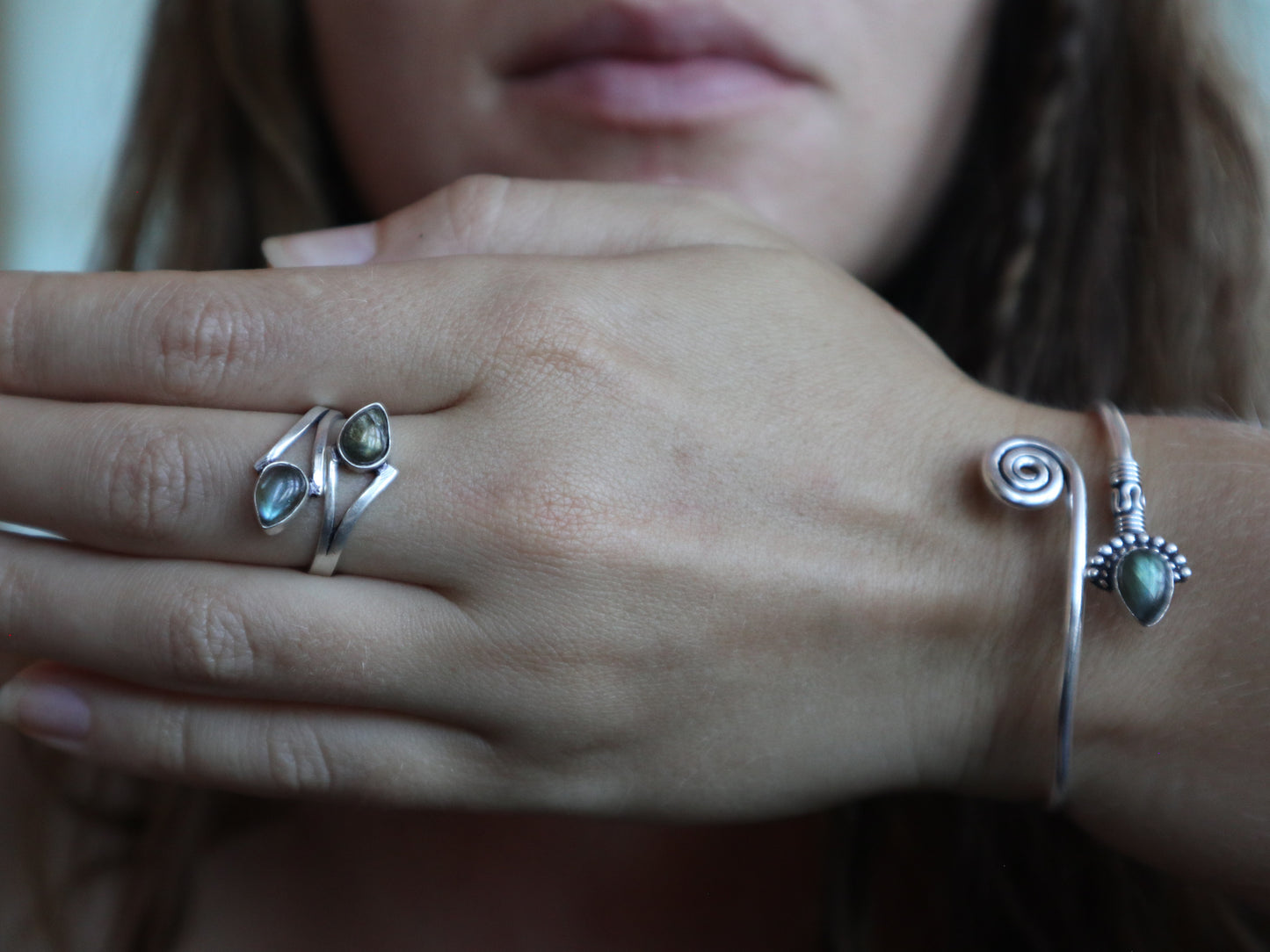 Silbernes Mondset: Ring und Armband